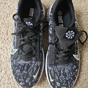 Nike Woman SuperRepo size 8 move to zero